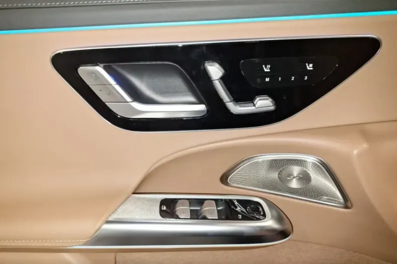 Mercedes-Benz E 200 din 2025 cu 9.047 km - oferta MER149823 - foto 14