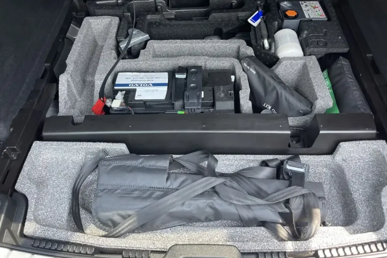 Volvo XC60 din 2020 cu 114.513 km - oferta VOL149831 - foto 26