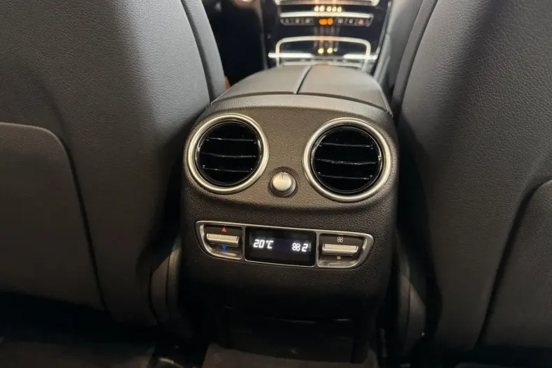 Mercedes-Benz GLC 220 din 2020 cu 82.000 km - oferta MER149868 - foto 24