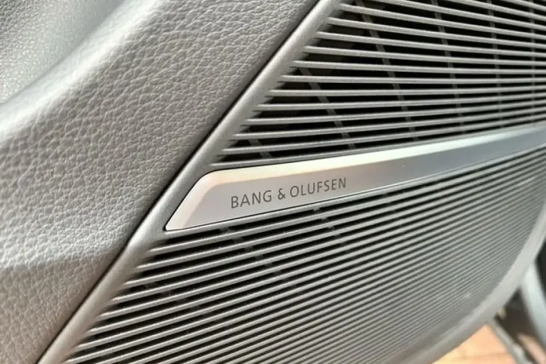 Audi RSQ8 din 2022 cu 2.165 km - oferta AUD149879 - foto 9