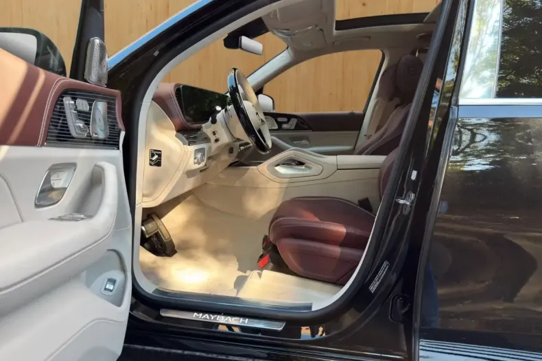 Mercedes-Benz GLS 600 din 2025 cu 8 km - oferta MER149882 - foto 6