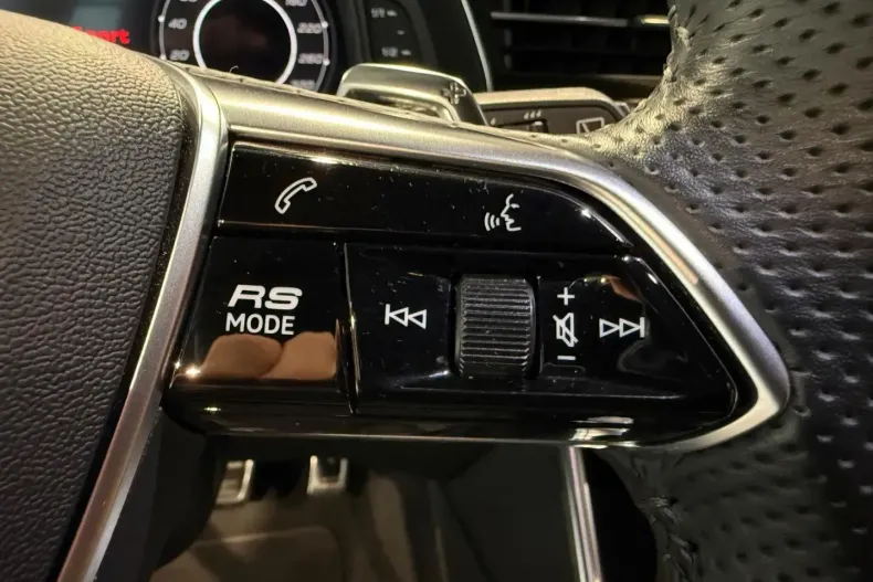 Audi RS6 din 2021 cu 72.100 km - oferta AUD149884 - foto 13