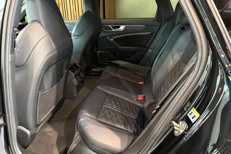 Audi RS6 din 2021 cu 72.100 km - oferta AUD149884 - foto 32