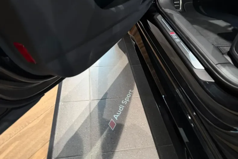 Audi RS6 din 2021 cu 72.100 km - oferta AUD149884 - foto 39