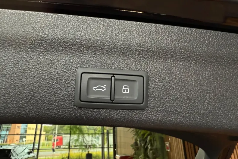 Audi RS6 din 2021 cu 72.100 km - oferta AUD149884 - foto 47