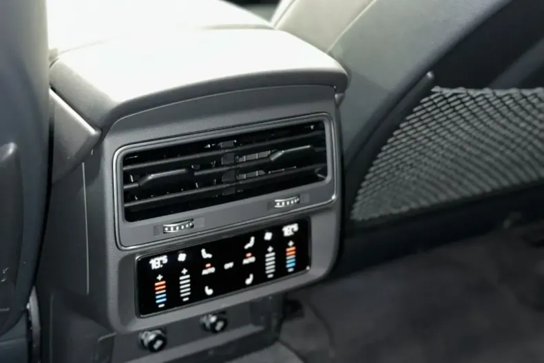 Audi RSQ8 din 2024 cu 3.073 km - oferta AUD149898 - foto 20