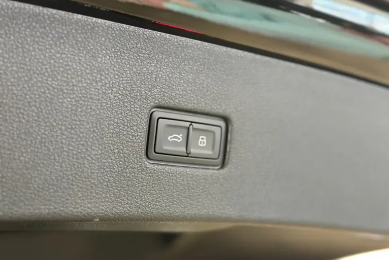 Audi RSQ8 din 2024 cu 3.073 km - oferta AUD149898 - foto 31