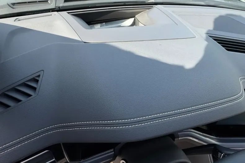 Volkswagen Touareg din 2023 cu 31.985 km - oferta VOL149909 - foto 18