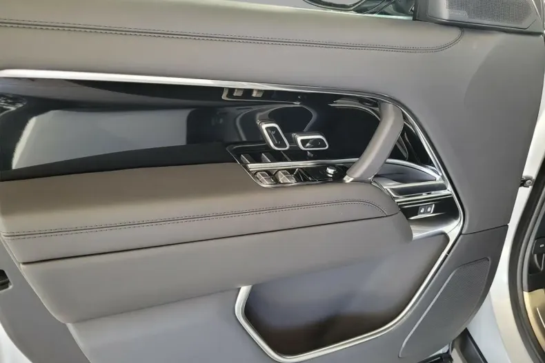 Land Rover Range Rover din 2024 cu 4.425 km - oferta LAN149952 - foto 20