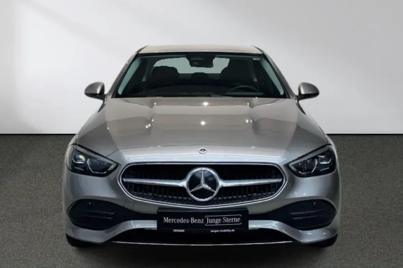 Mercedes-Benz C 300 din 2024 cu 7.980 km - oferta MER149962 - foto 1