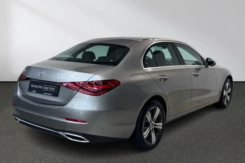 Mercedes-Benz C 300 din 2024 cu 7.980 km - oferta MER149962 - foto 3