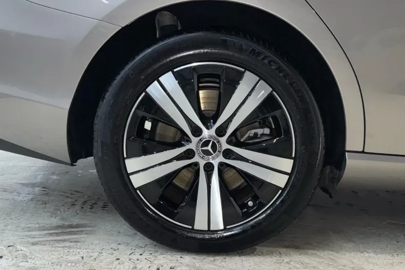 Mercedes-Benz C 300 din 2024 cu 7.980 km - oferta MER149962 - foto 6