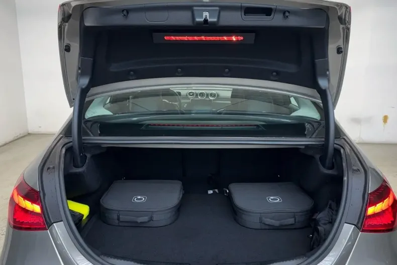 Mercedes-Benz C 300 din 2024 cu 7.980 km - oferta MER149962 - foto 12