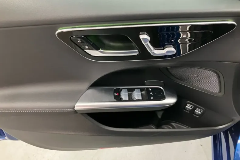 Mercedes-Benz C 300 din 2024 cu 17.099 km - oferta MER149964 - foto 13