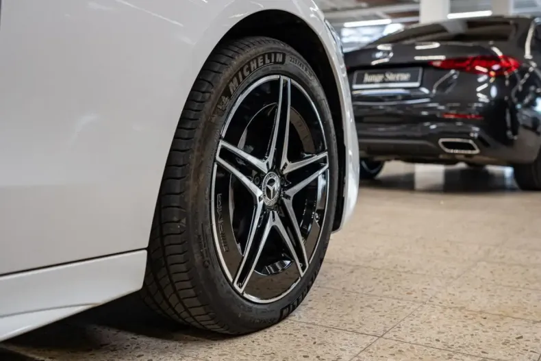 Mercedes-Benz C 300 din 2023 cu 9.987 km - oferta MER149969 - foto 5