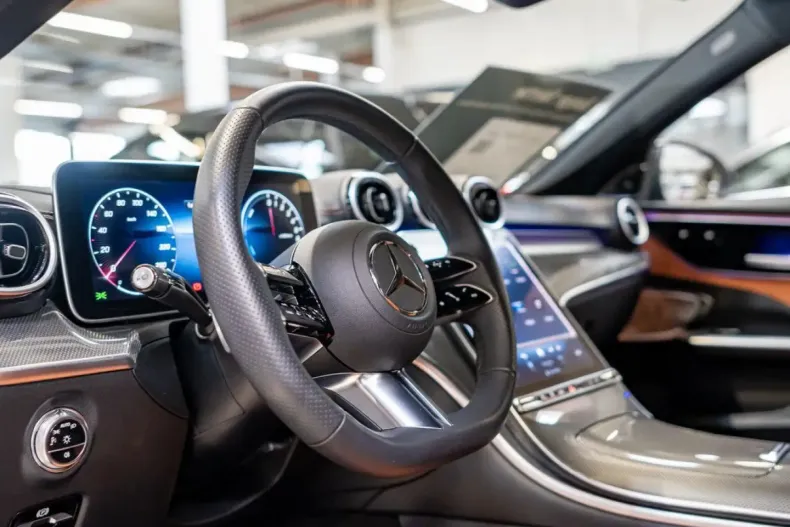 Mercedes-Benz C 300 din 2023 cu 9.987 km - oferta MER149969 - foto 17