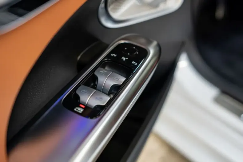 Mercedes-Benz C 300 din 2023 cu 9.987 km - oferta MER149969 - foto 19