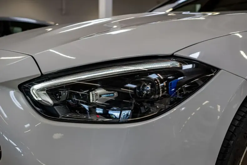 Mercedes-Benz C 300 din 2023 cu 9.987 km - oferta MER149969 - foto 23
