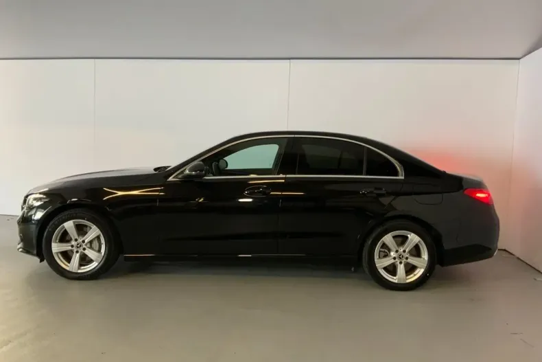 Mercedes-Benz C 300 din 2022 cu 3.659 km - oferta MER149971 - foto 2