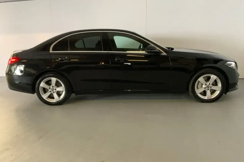 Mercedes-Benz C 300 din 2022 cu 3.659 km - oferta MER149971 - foto 3