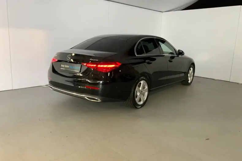 Mercedes-Benz C 300 din 2022 cu 3.659 km - oferta MER149971 - foto 4