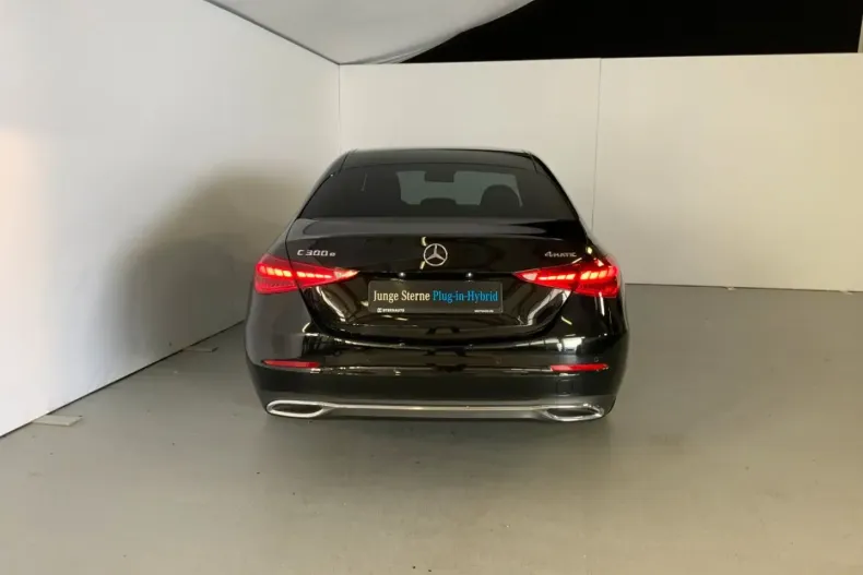 Mercedes-Benz C 300 din 2022 cu 3.659 km - oferta MER149971 - foto 5