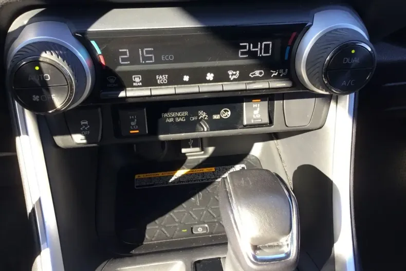 Toyota RAV4 din 2022 cu 46.005 km - oferta TOY149972 - foto 15