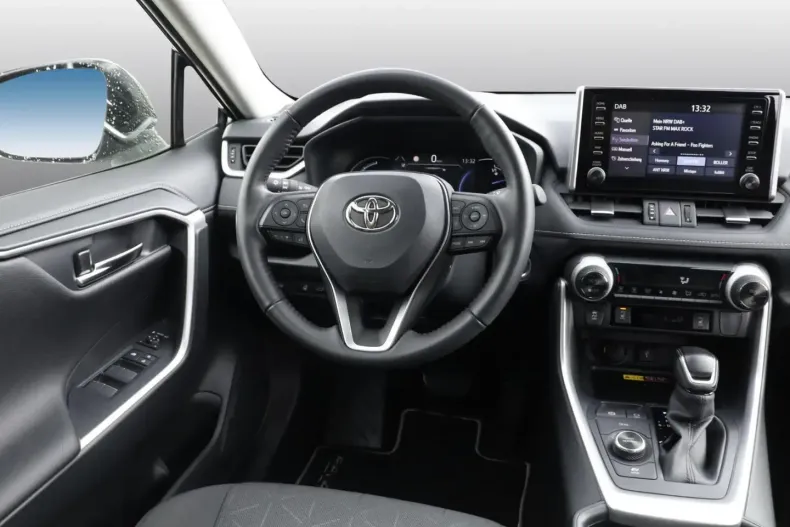 Toyota RAV4 din 2022 cu 32.080 km - oferta TOY149978 - foto 6