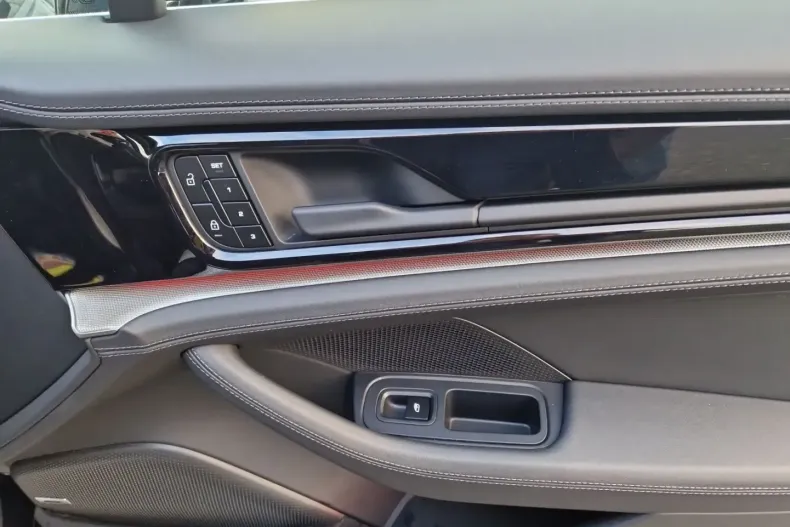 Porsche Panamera din 2024 cu 15.306 km - oferta POR149992 - foto 14