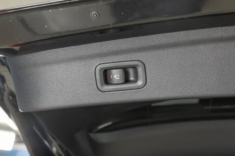 Mercedes-Benz GLE 450 din 2024 cu 13.882 km - oferta MER149993 - foto 24