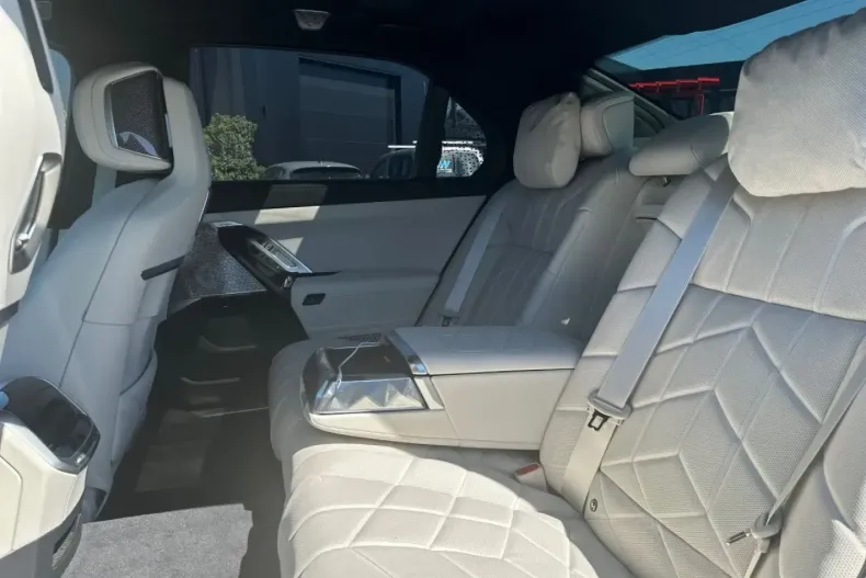 BMW M760 din 2024 cu 14.412 km - oferta BMW149999 - foto 7