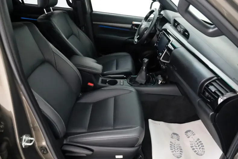 Toyota Hilux din 2023 cu 20.660 km - oferta TOY150012 - foto 4
