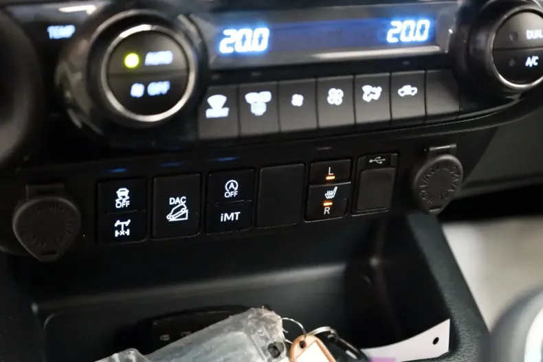 Toyota Hilux din 2023 cu 20.660 km - oferta TOY150012 - foto 18