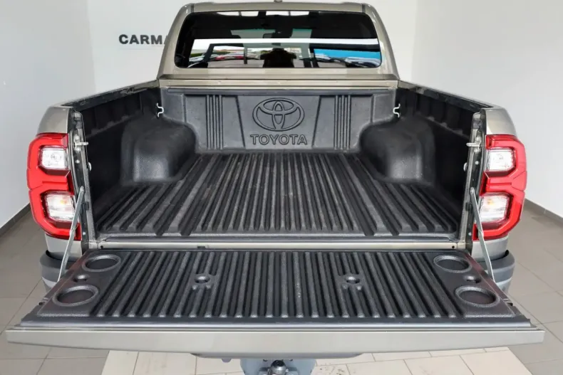 Toyota Hilux din 2023 cu 20.660 km - oferta TOY150012 - foto 28