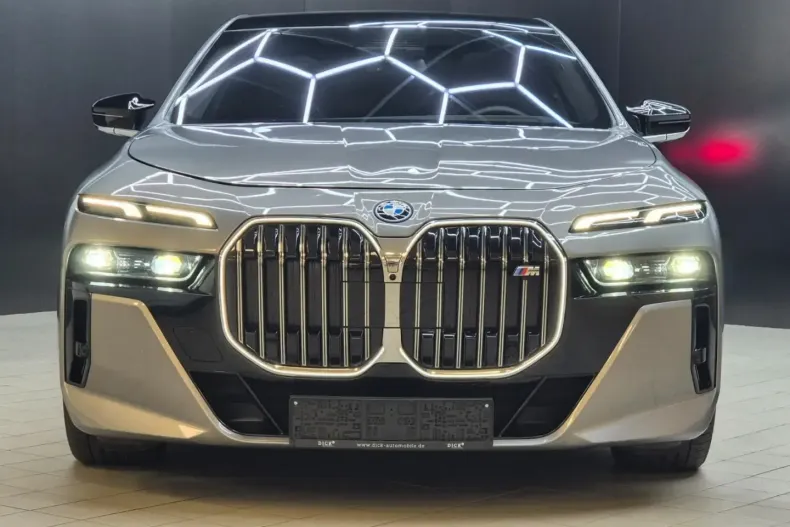 BMW M760 din 2023 cu 78.500 km - oferta BMW150016 - foto 1