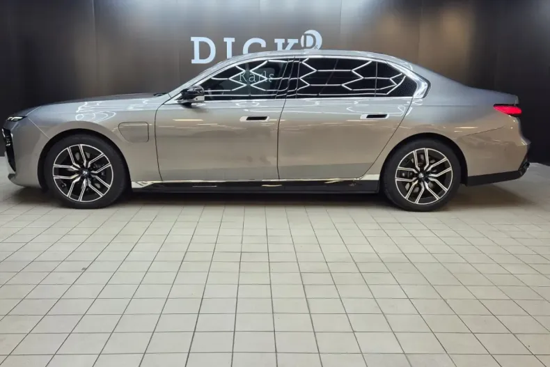 BMW M760 din 2023 cu 78.500 km - oferta BMW150016 - foto 3