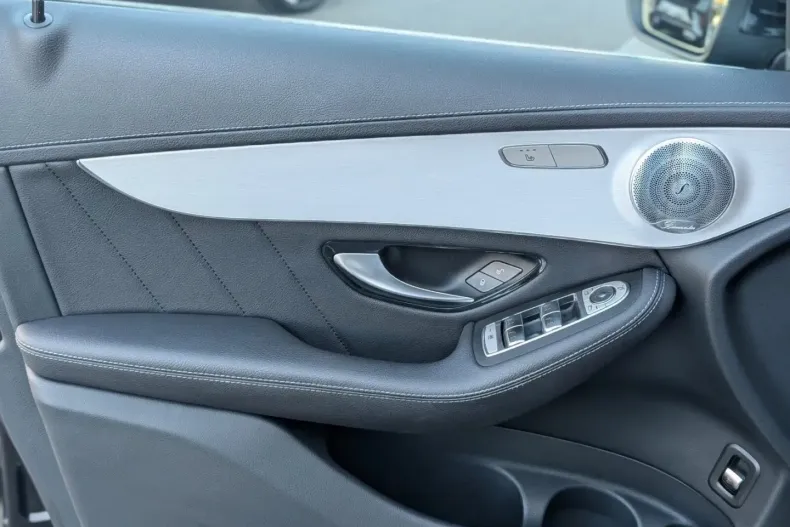 Mercedes-Benz GLC 300 din 2020 cu 114.000 km - oferta MER150021 - foto 6