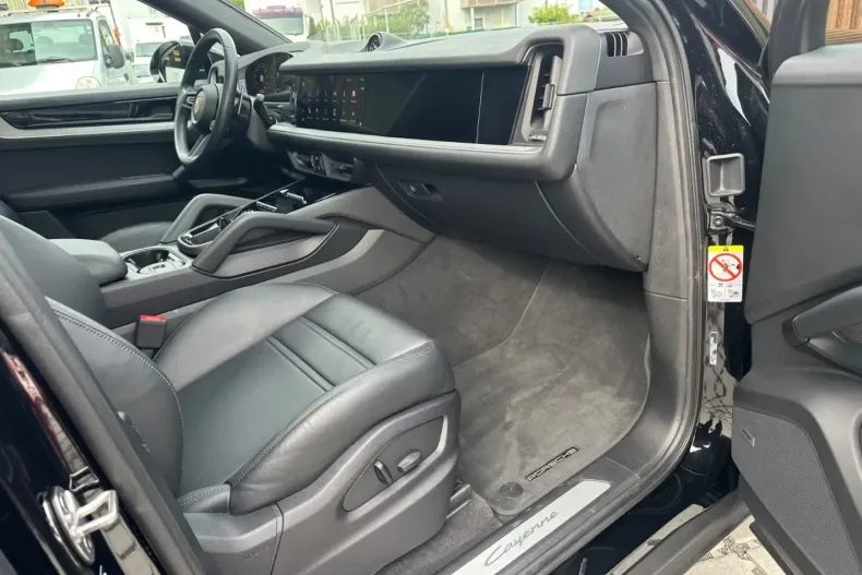 Porsche Cayenne din 2023 cu 44.390 km - oferta POR150029 - foto 13