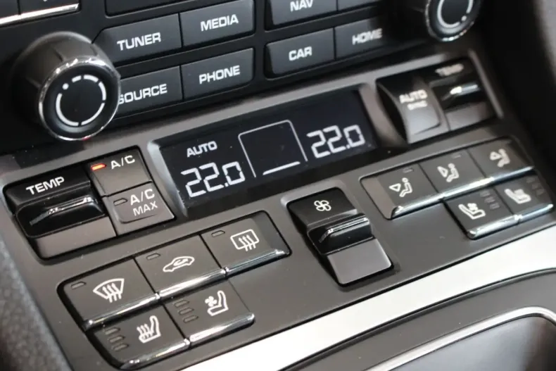 Porsche Boxster din 2024 cu 3.443 km - oferta POR150032 - foto 22