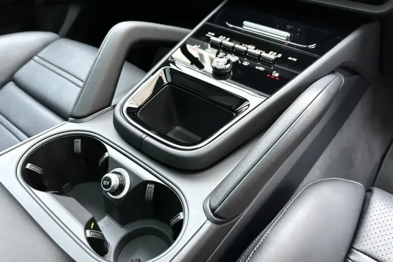 Porsche Cayenne din 2023 cu 9.100 km - oferta POR150034 - foto 25