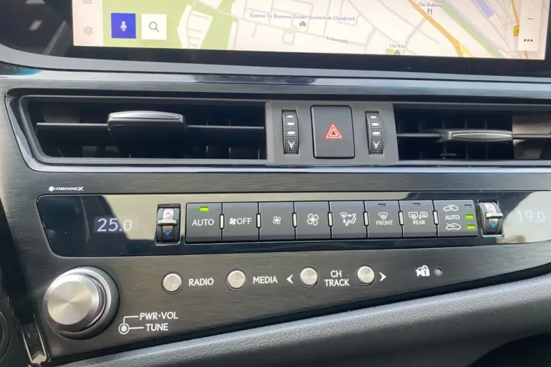 Lexus ES 300 din 2024 cu 17.171 km - oferta LEX150052 - foto 25