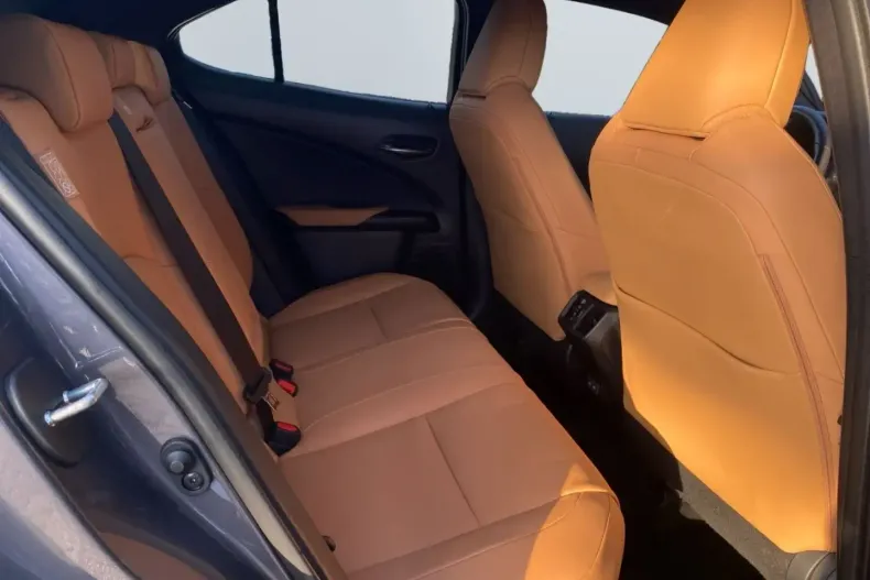 Lexus UX din 2024 cu 17.496 km - oferta LEX150060 - foto 17