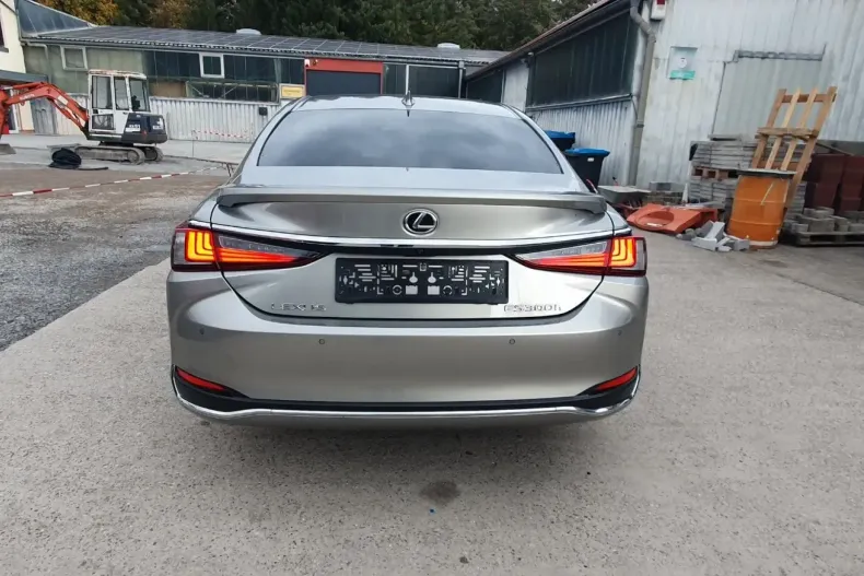 Lexus ES 300 din 2023 cu 74.280 km - oferta LEX150061 - foto 3
