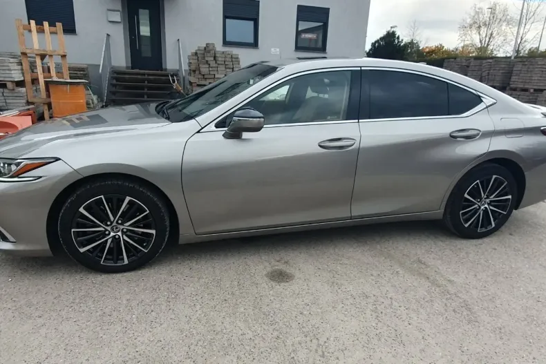 Lexus ES 300 din 2023 cu 74.280 km - oferta LEX150061 - foto 5