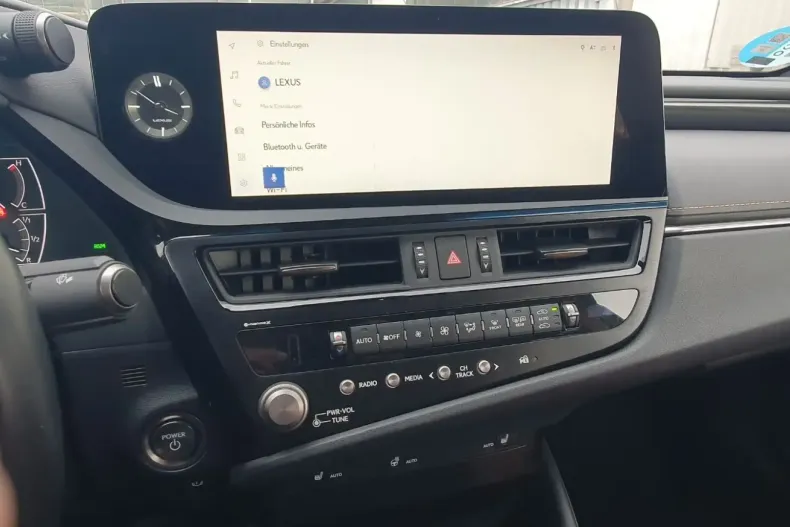 Lexus ES 300 din 2023 cu 74.280 km - oferta LEX150061 - foto 11