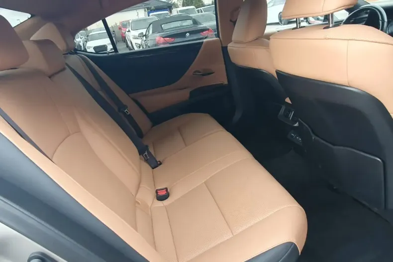 Lexus ES 300 din 2023 cu 74.280 km - oferta LEX150061 - foto 26