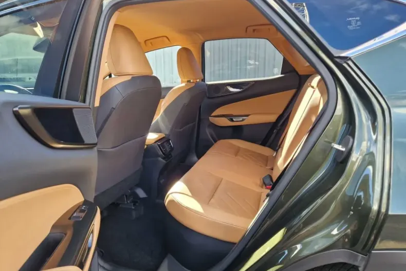 Lexus NX 450h din 2024 cu 37.946 km - oferta LEX150064 - foto 11