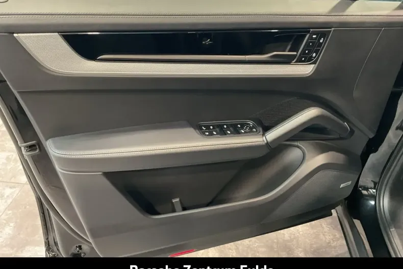 Porsche Cayenne din 2024 cu 15.900 km - oferta POR150066 - foto 12