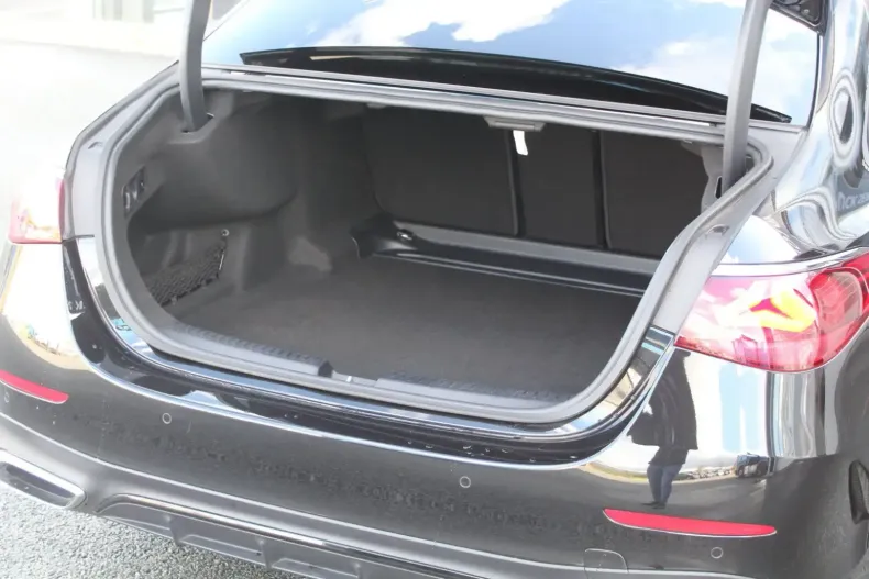 Mercedes-Benz E 200 din 2024 cu 33.018 km - oferta MER150073 - foto 4