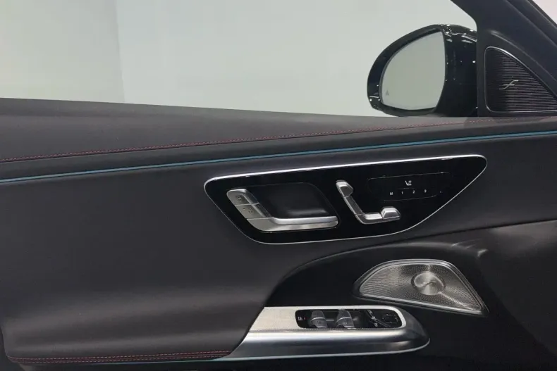 Mercedes-Benz E 53 AMG din 2025 cu 10.583 km - oferta MER150080 - foto 12